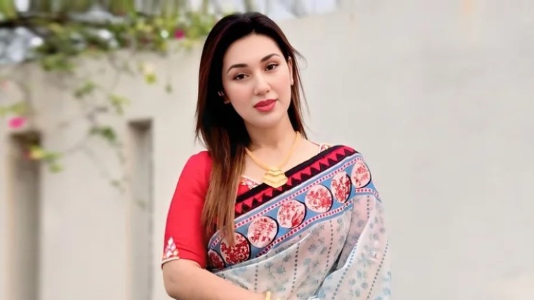 নিজের জন্য গর্ববোধ করো : অপু বিশ্বাস