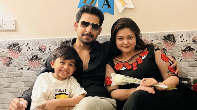 ৫ ঘণ্টা আগেও পোস্ট, অভিনেতা জাহের আলভীর স্ত্রীর মৃত্যু...