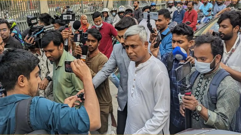 জ্বালানিতে কোনো সংকট নেই, আতঙ্ক থেকে পাম্পে ভিড়: প্রতিমন্ত্রী...