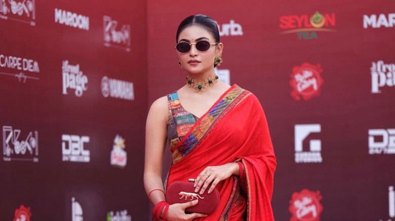 শাড়িতে রেট্রো লুকে মারিয়া শান্তর বাজিমাত