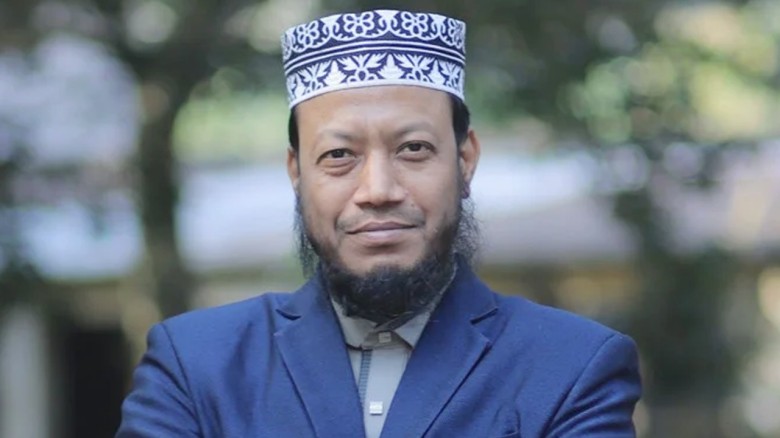 আত্মসমর্পণ করতে সিরাজগঞ্জ যাচ্ছেন মুফতি আমির হামজা