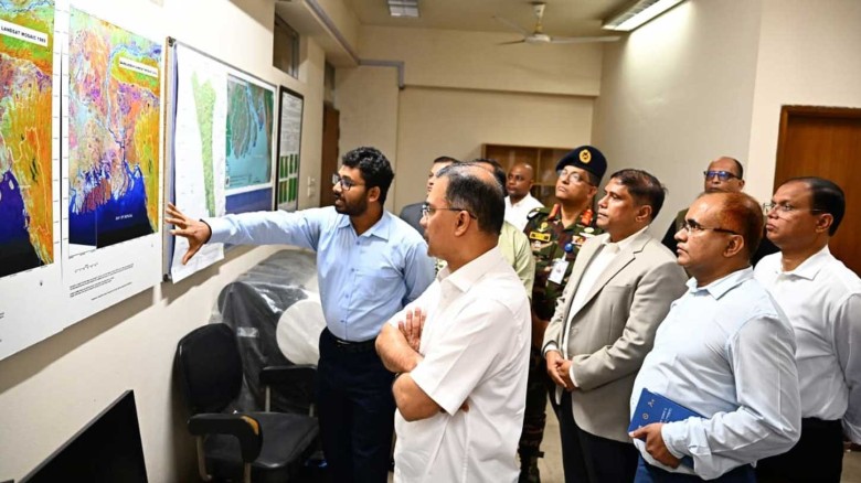 আকস্মিক স্পারসো পরিদর্শনে প্রধানমন্ত্রী