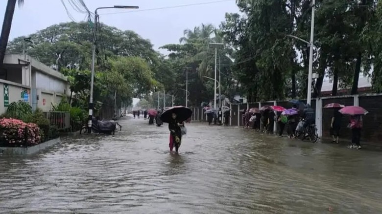 টানা বৃষ্টিতে ডুবল চট্টগ্রাম নগরী