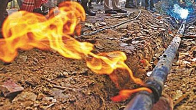 গ্যাস লাইন মেরামতের সময় অগ্নিকাণ্ডে দগ্ধ ৩