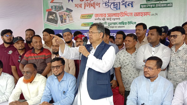 সরকার ক্ষমতাবান নয়, দায়িত্বপ্রাপ্ত: স্বরাষ্ট্রমন্ত্রী