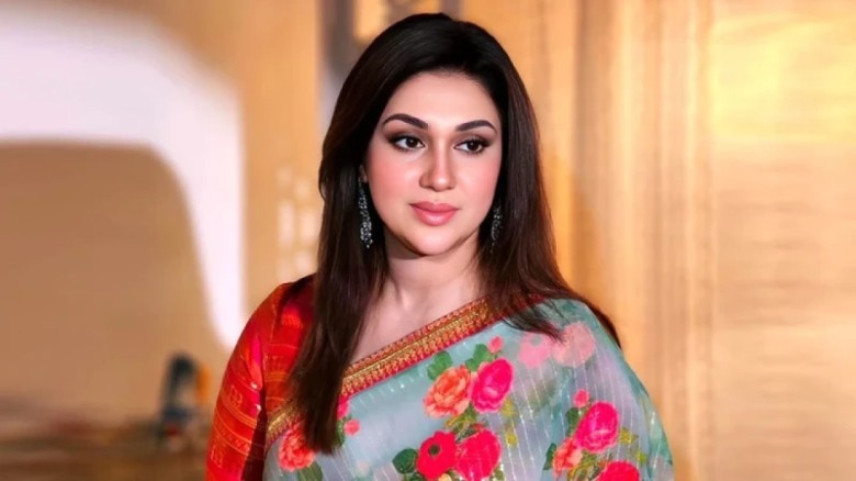 এক দিনের ব্যবধানে বড় বিপদ থেকে বাঁচলেন অপু