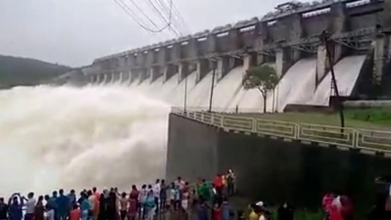 পদ্মায় বাড়ছে পানি, বন্যার শঙ্কা চরাঞ্চলে